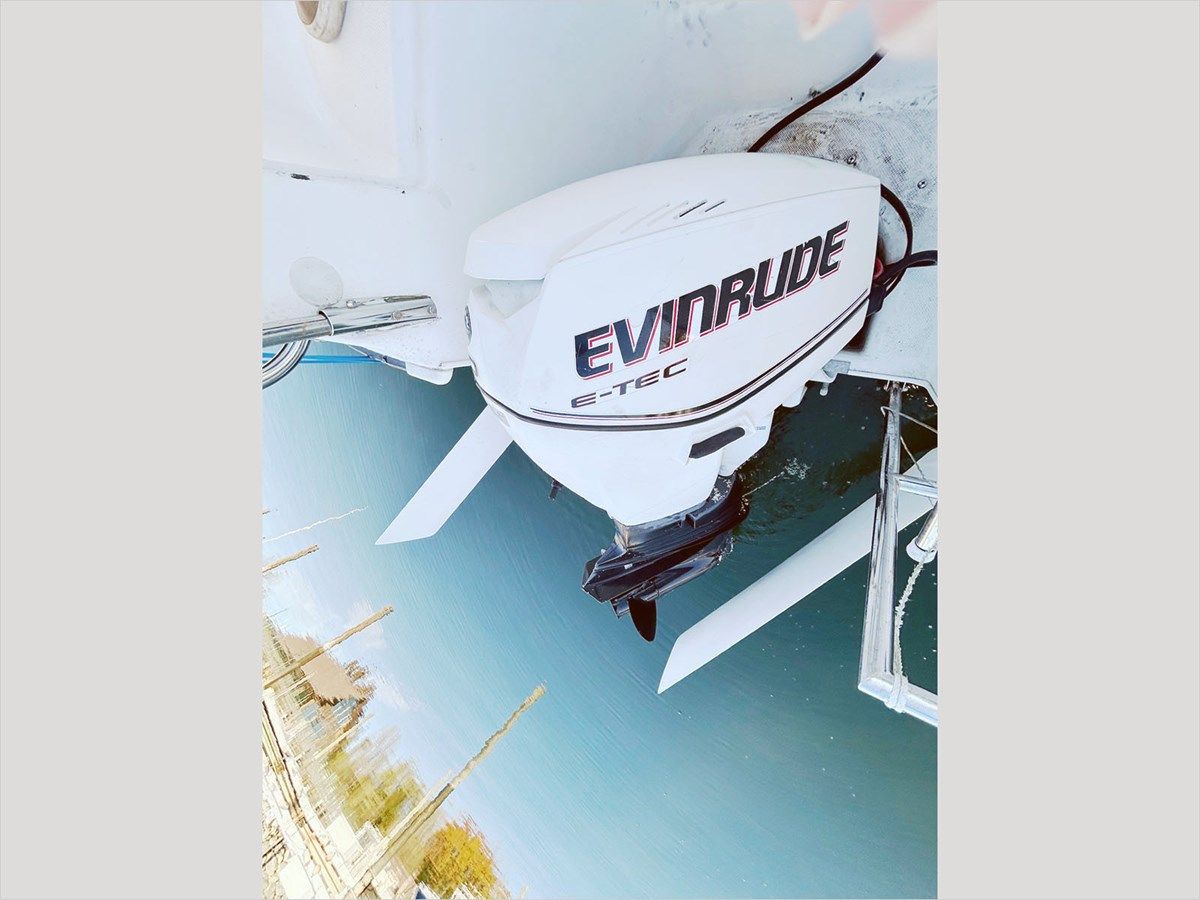 Лучшая цена на 26' McGregor 2010 26M 26