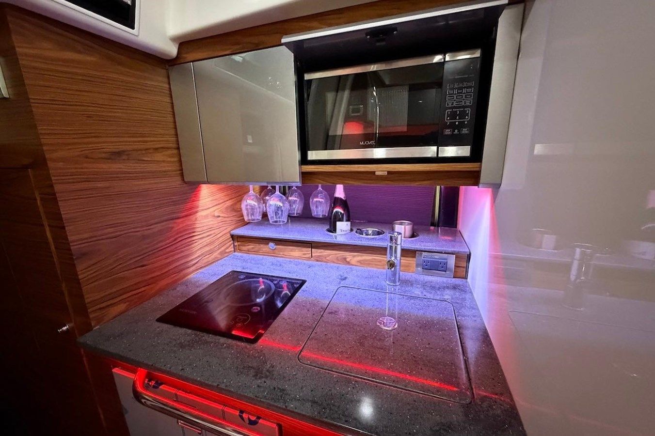 best yacht sales deals LA GRISSELLE - Boston Whaler