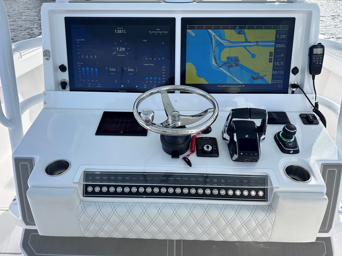 Продажа яхты NO NAME INVINCIBLE - INVINCIBLE