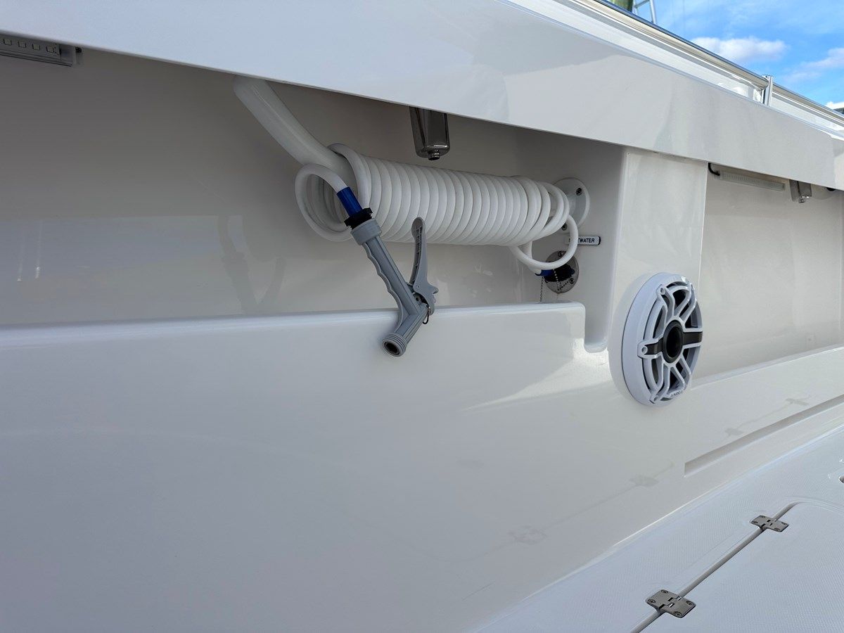 Продажа яхты NO NAME INVINCIBLE - INVINCIBLE