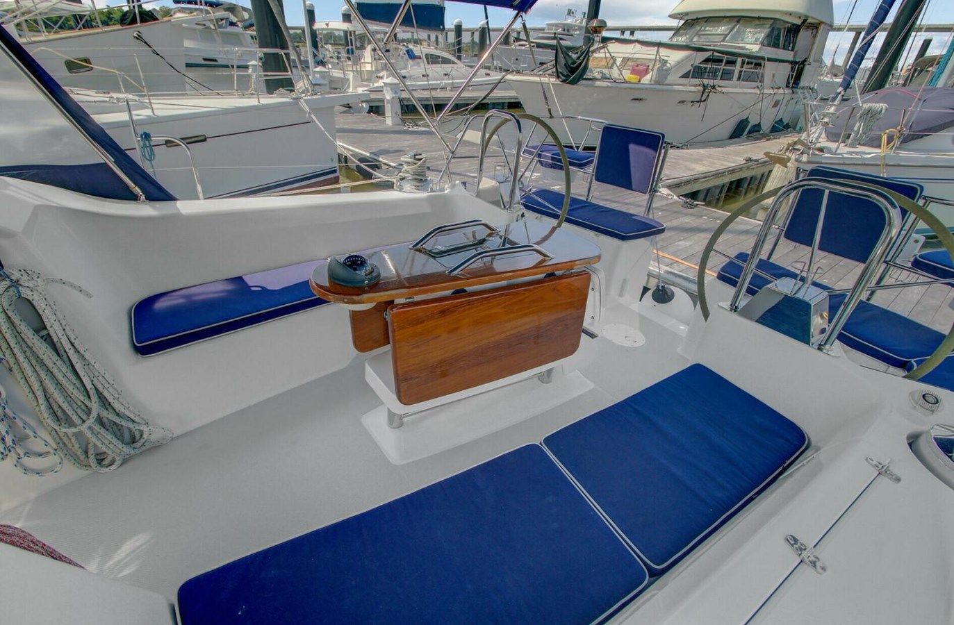 Buy a yacht Advocate - Catalina Yachts