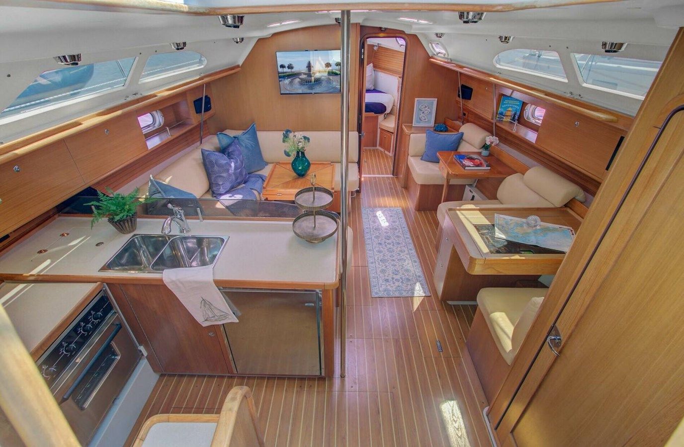 the best price on Advocate - Catalina Yachts