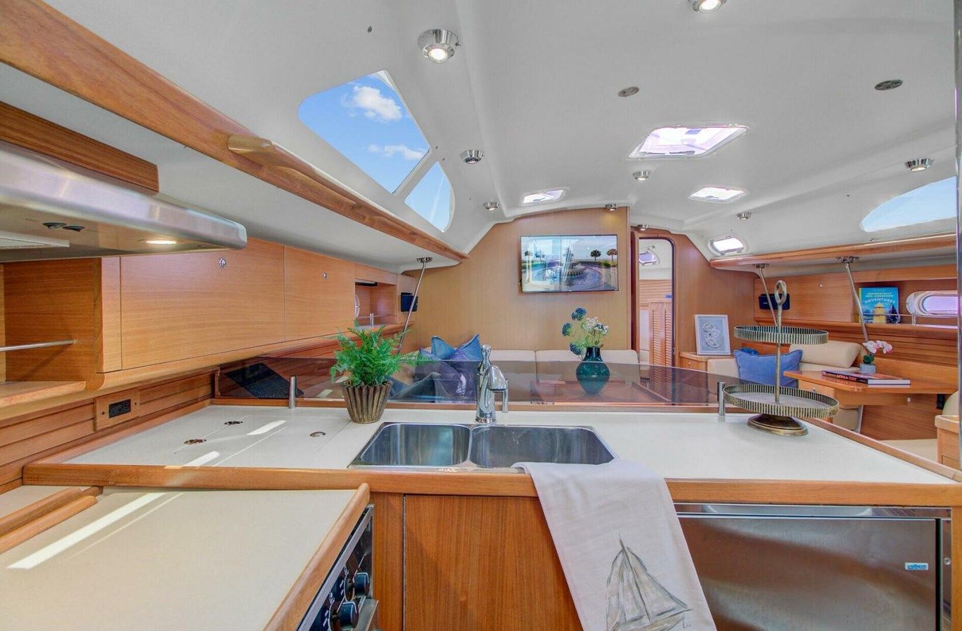 Advocate 2011 yacht sale