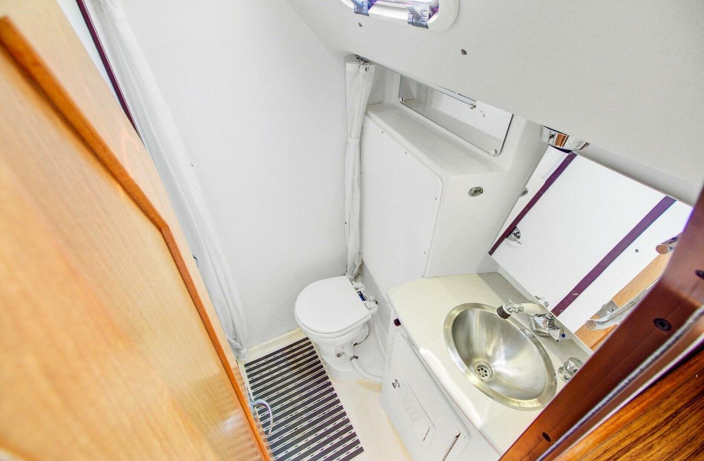 Buy a yacht Advocate 2011