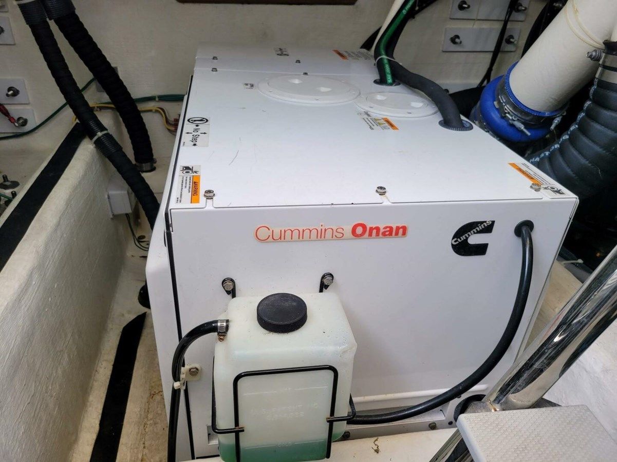 Стоимость яхты The Dark Side 48 Salon Express