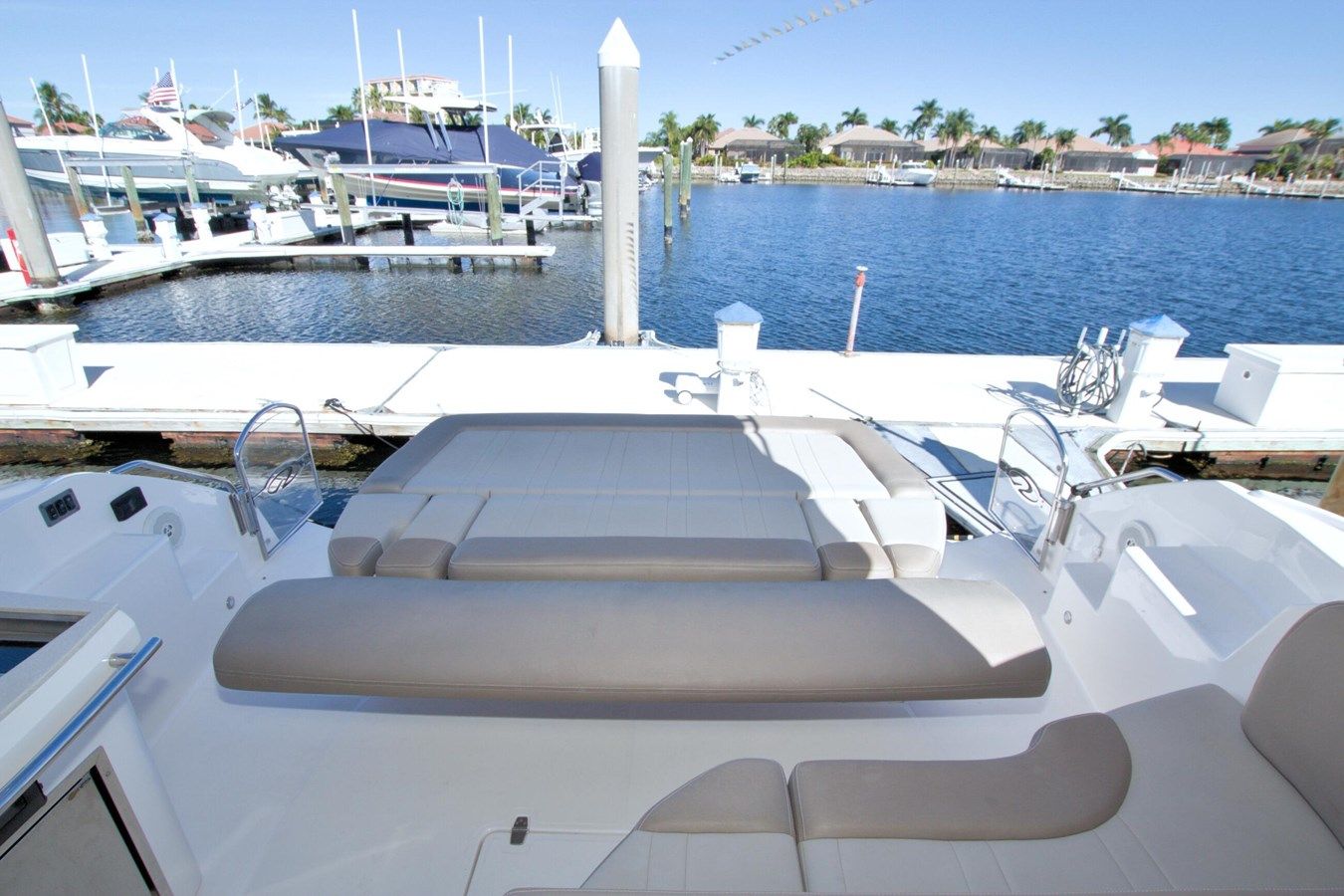 Buy a yacht Serenity in the Sea - Regal