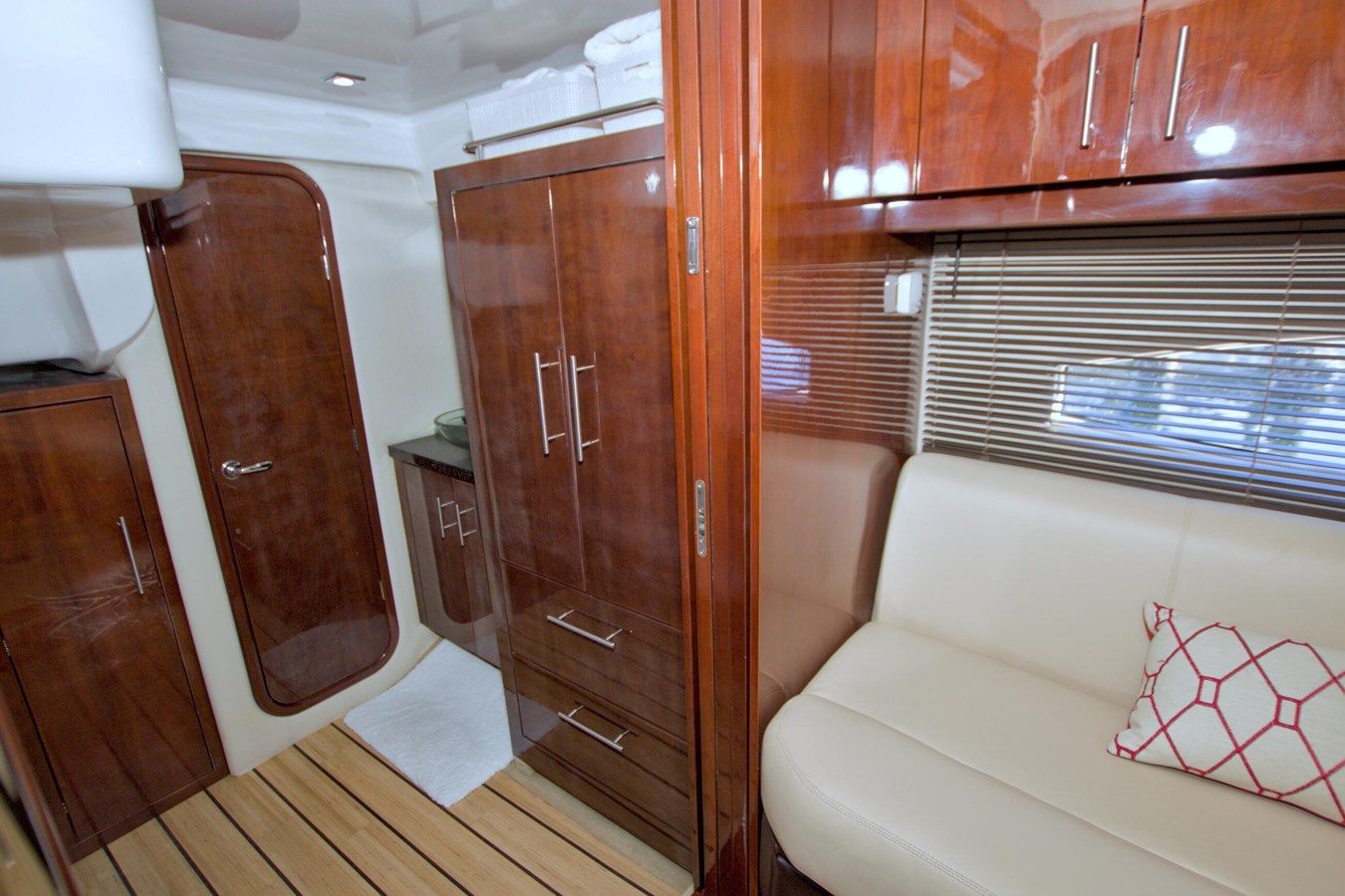 Buy a yacht Serenity in the Sea 46 Sport Coupe
