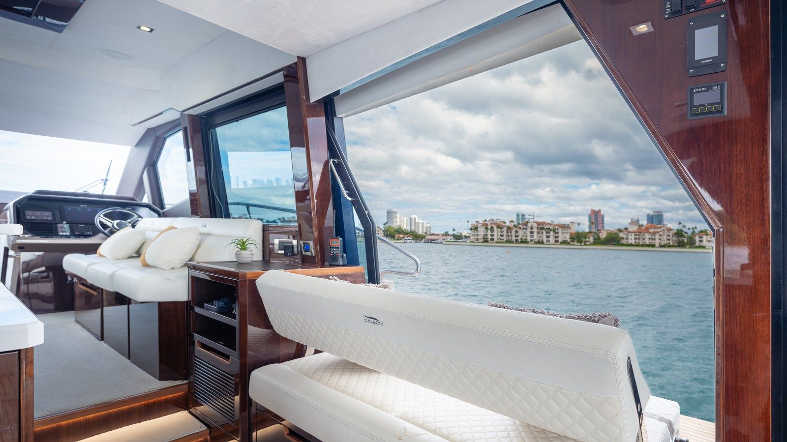 Продажа яхты INFINITY 53