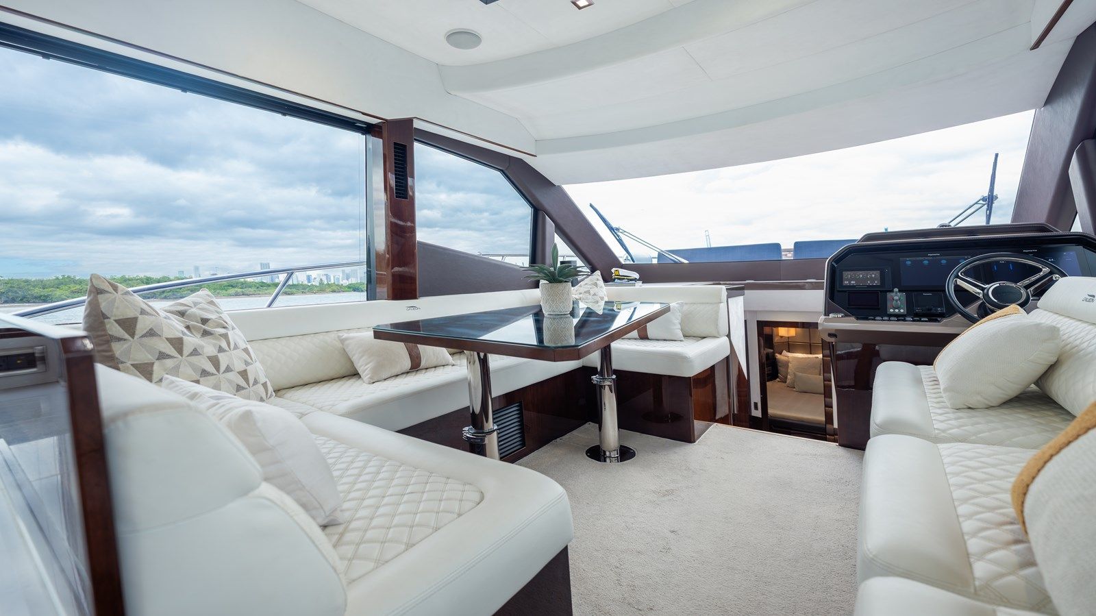 INFINITY 500 Fly yacht sale