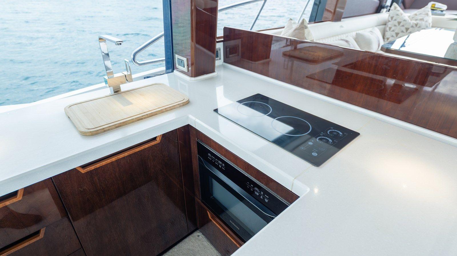 Buy a yacht INFINITY 53