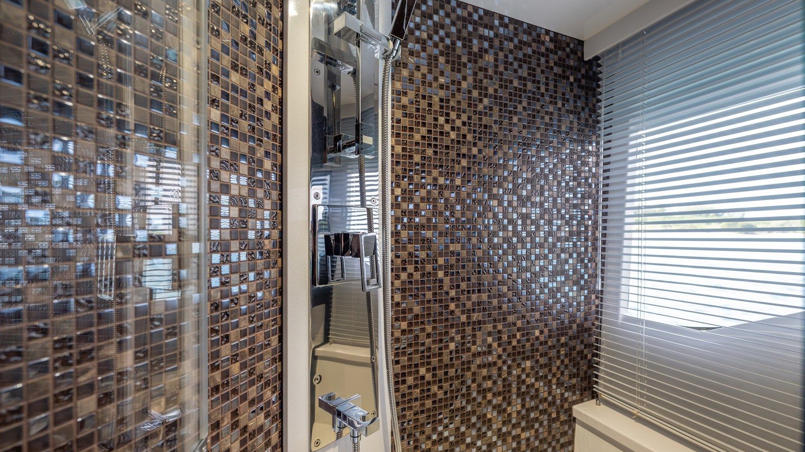 the best price on INFINITY 53