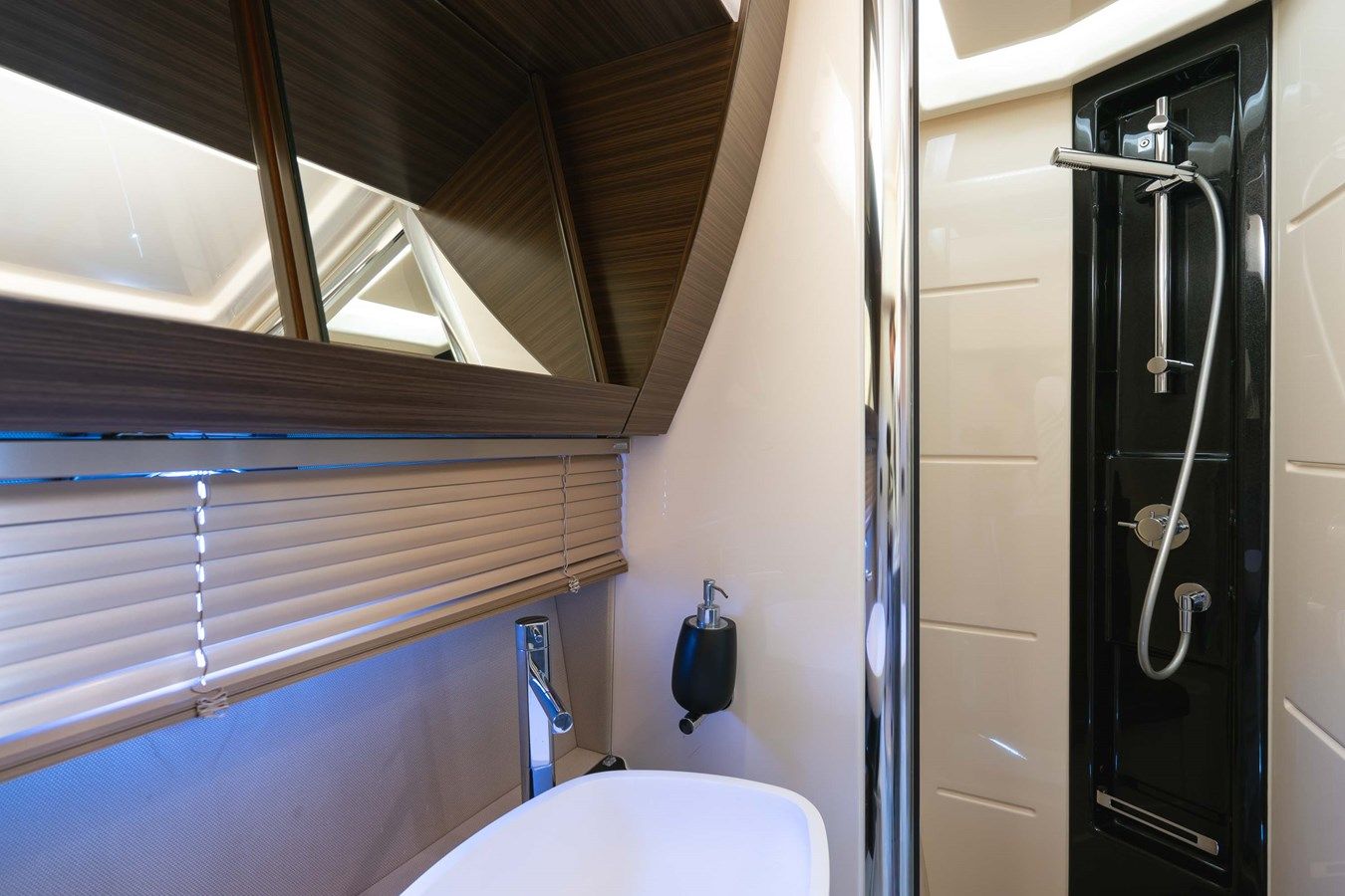 Купить яхту KENOSTAR - Azimut Yachts в Shestakov Yacht Sales