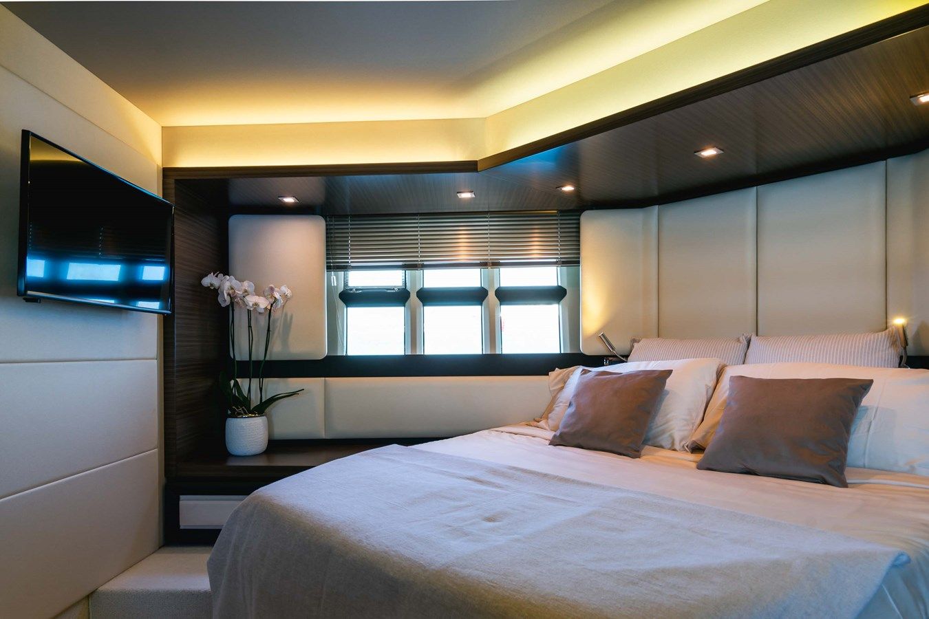 Купить яхту KENOSTAR AZIMUT 55S в Shestakov Yacht Sales