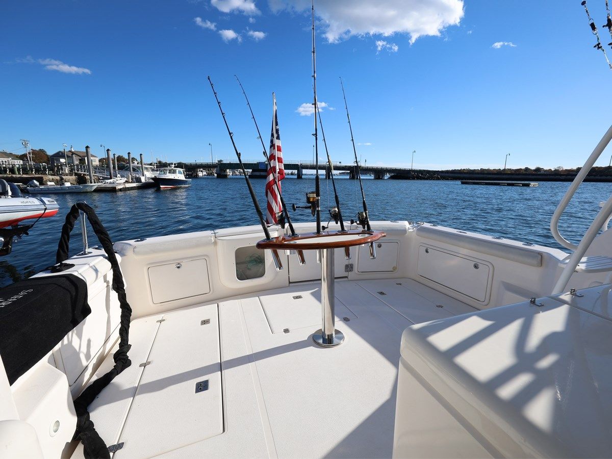 the best price on SAFARI 40 Sportfish