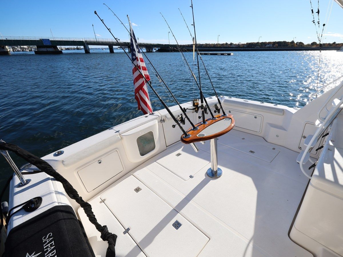 the best price on SAFARI 40 Sportfish