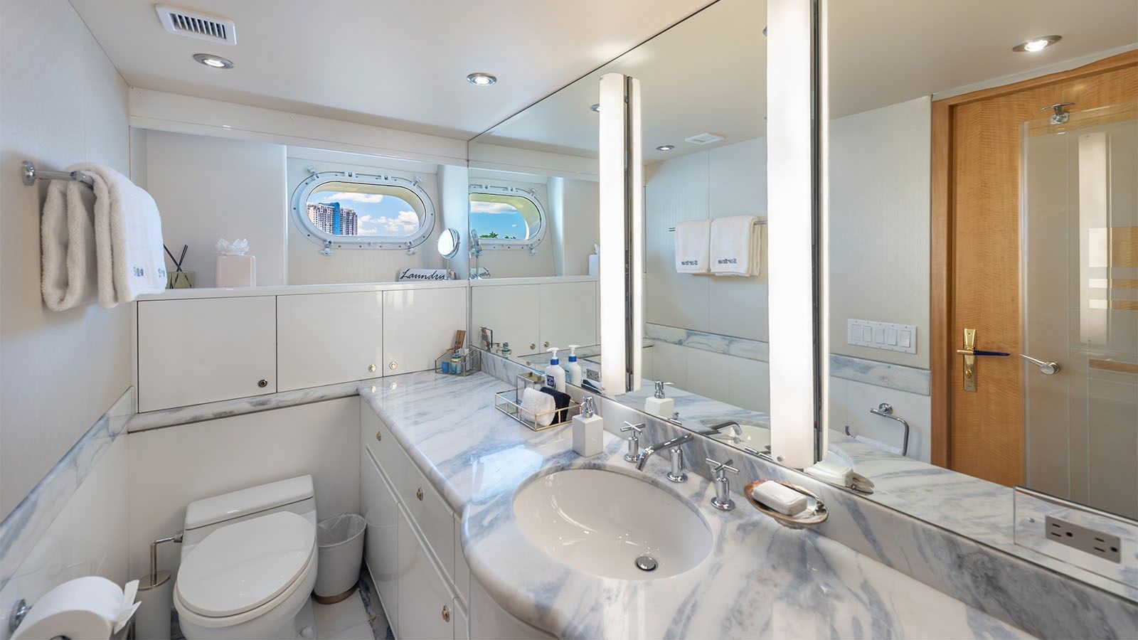 Продажа яхты SURINA - TRIDENT MARINE