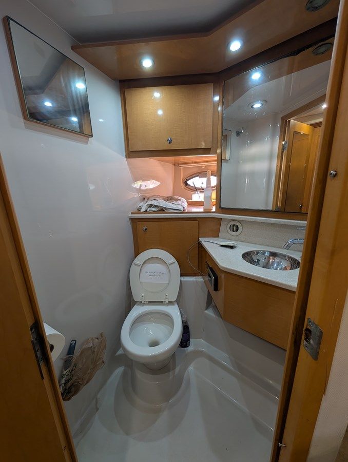 Купить яхту 2009 45' Four Winns V458 2009 в Shestakov Yacht Sales