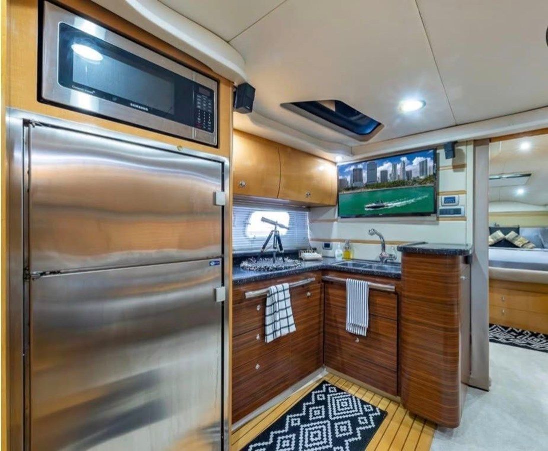 Купить 2009 45' Four Winns V458 - FOUR WINNS