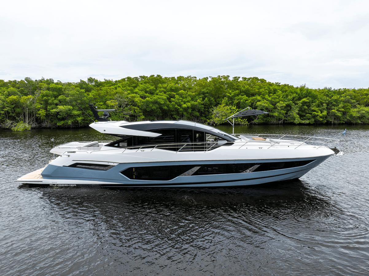 Buy a yacht PREDATOR 75 2026