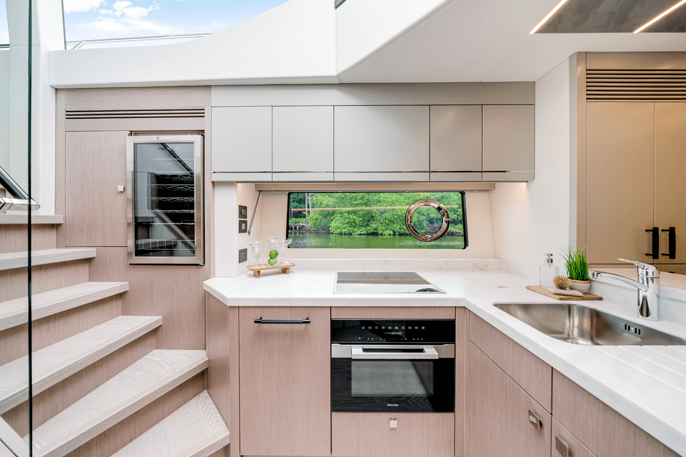 best yacht sales deals PREDATOR 75 - Sunseeker