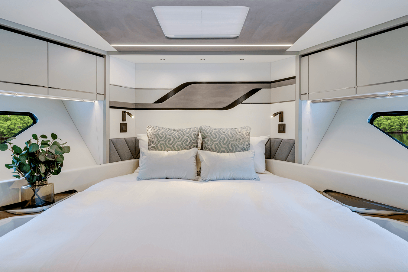 Buy a yacht PREDATOR 75 Predator 75