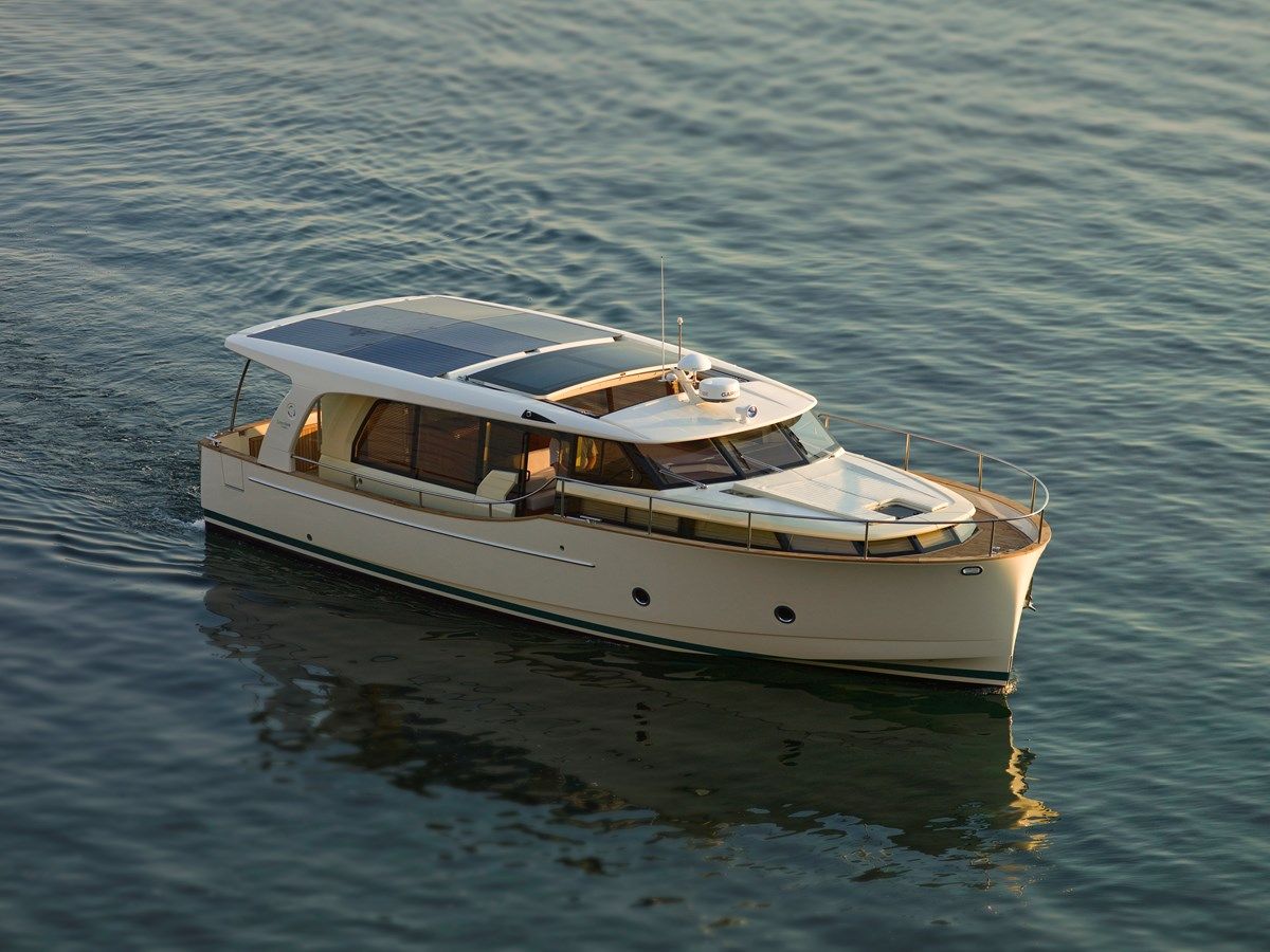 Buy a yacht Greenline 40 Hybrid Yacht 2026