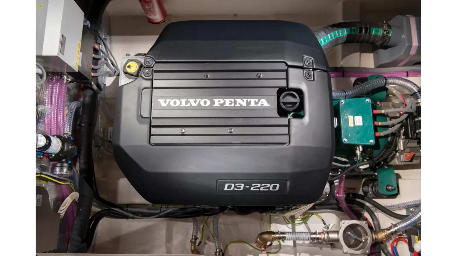 Купить Pastiche - Greenline Yachts