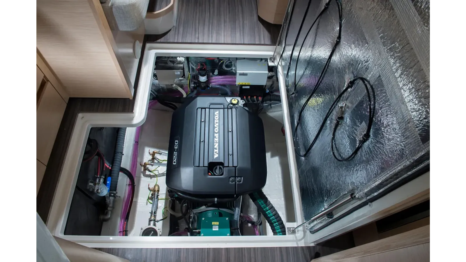 Купить яхту Pastiche 39 Hybrid в Shestakov Yacht Sales