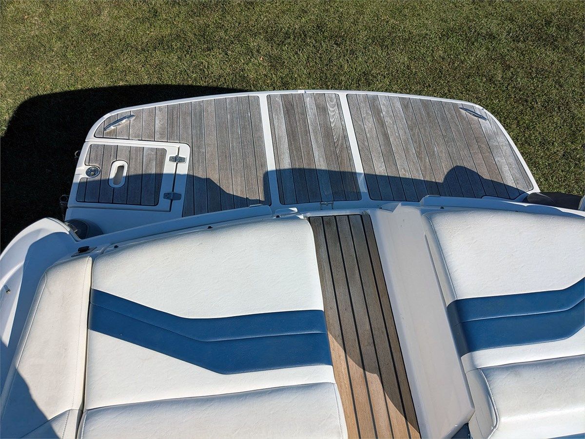 27' Regal 2008 2700 2008