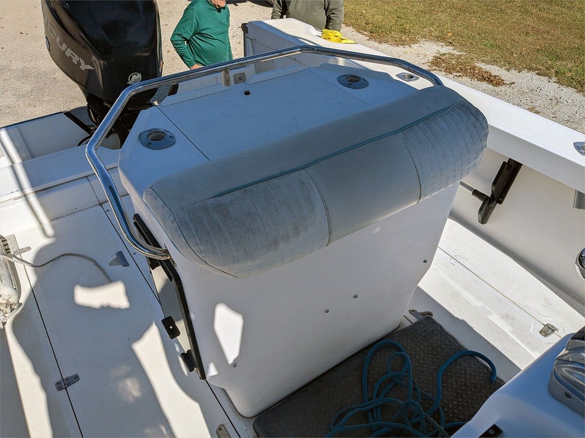 Купить яхту 20' Boston Whaler 1997 Outrage - Boston Whaler в Shestakov Yacht Sales