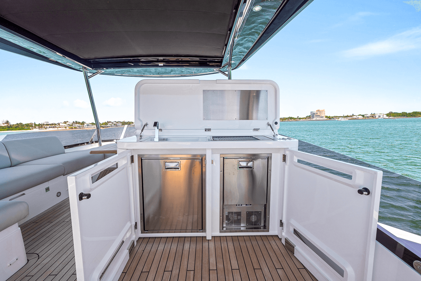 Продажа яхты MANHATTAN 68 - Sunseeker