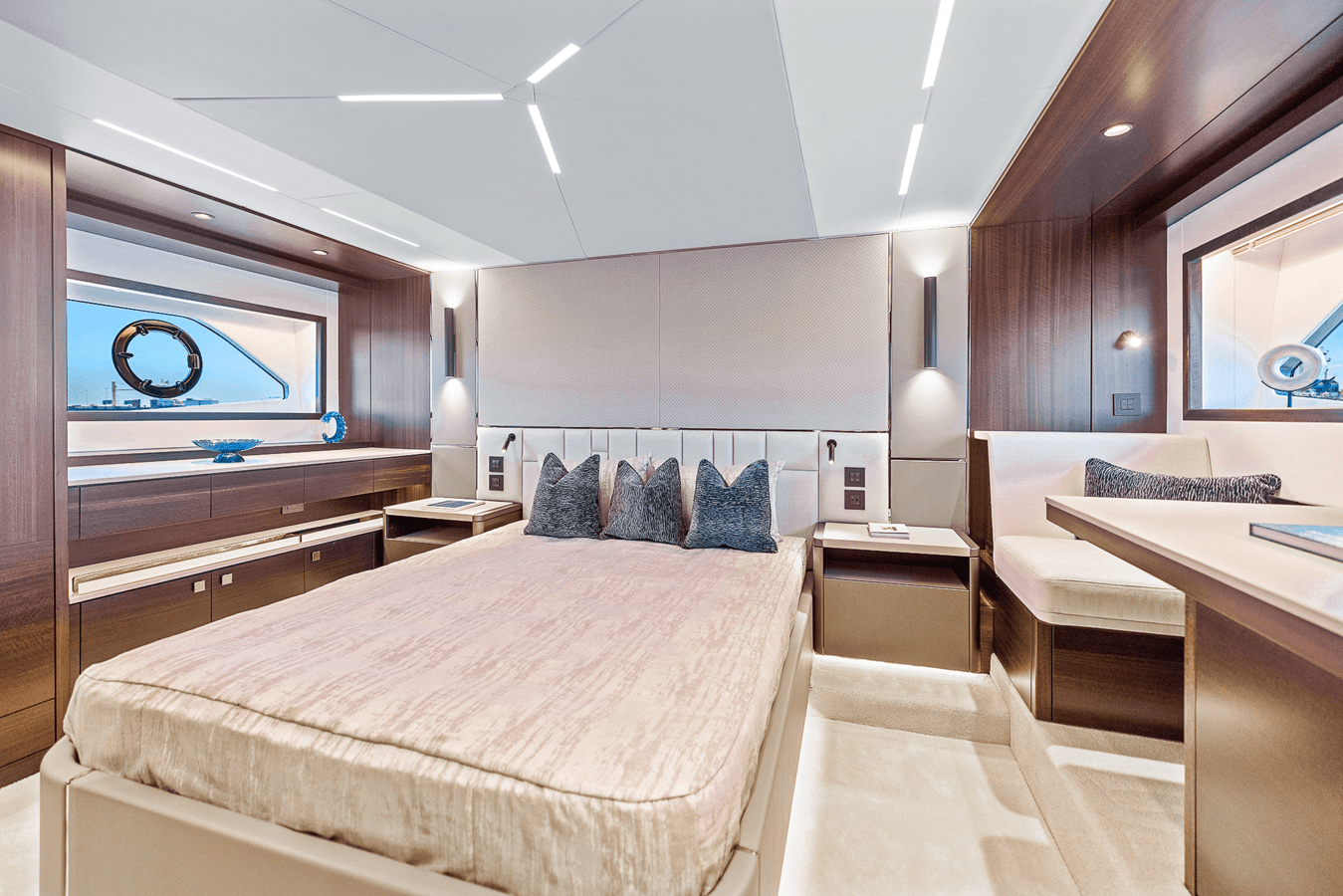 Купить яхту MANHATTAN 68 - Sunseeker в Shestakov Yacht Sales