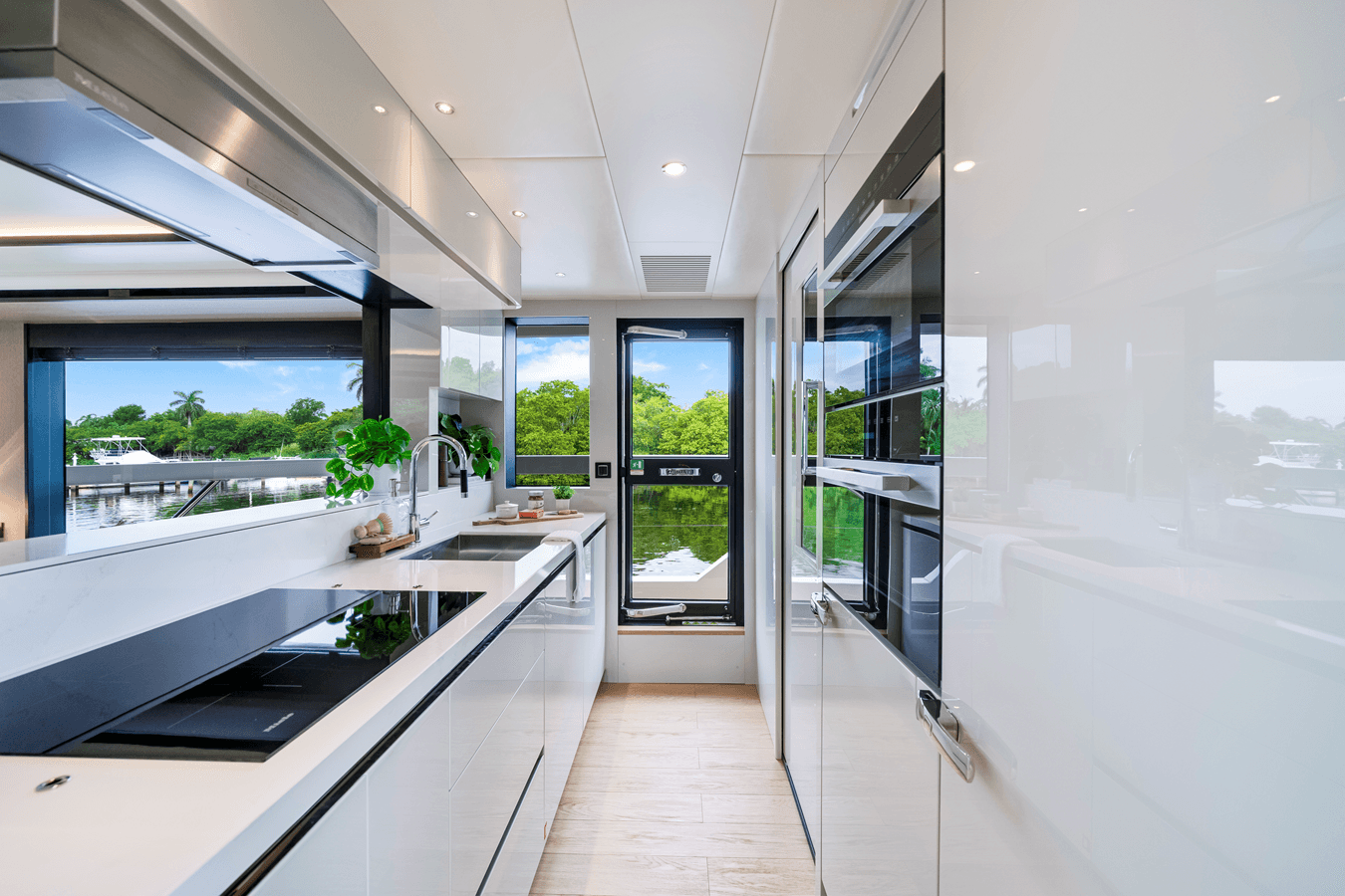 Buy a NAVETTA 75 - Absolute Yachts at Shestakov Yacht Sales