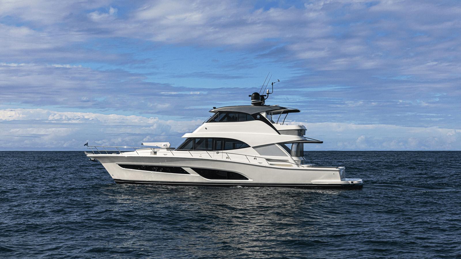 64 SPORTS MOTOR YACHT - Riviera