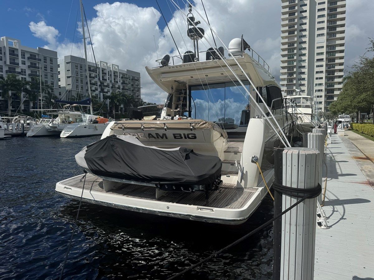 Buy a yacht IRIRU003E313 2013