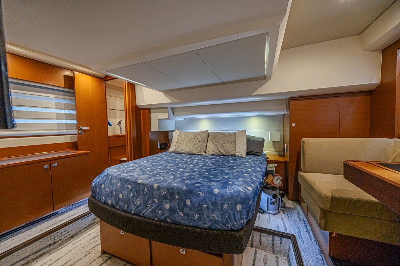 Buy a yacht IRIRU003E313 - PRESTIGE