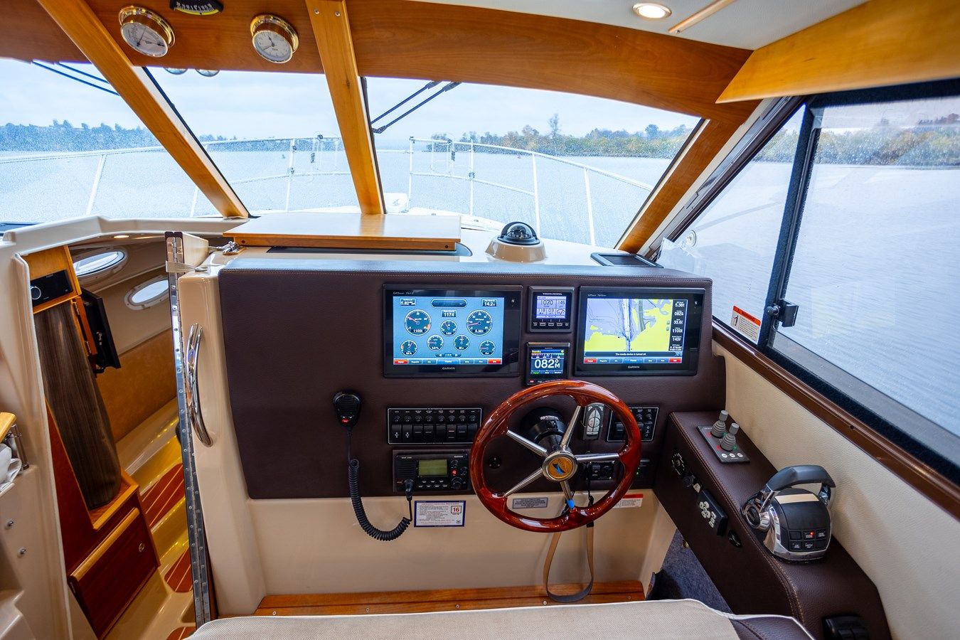 Купить HALCYON 30 CB