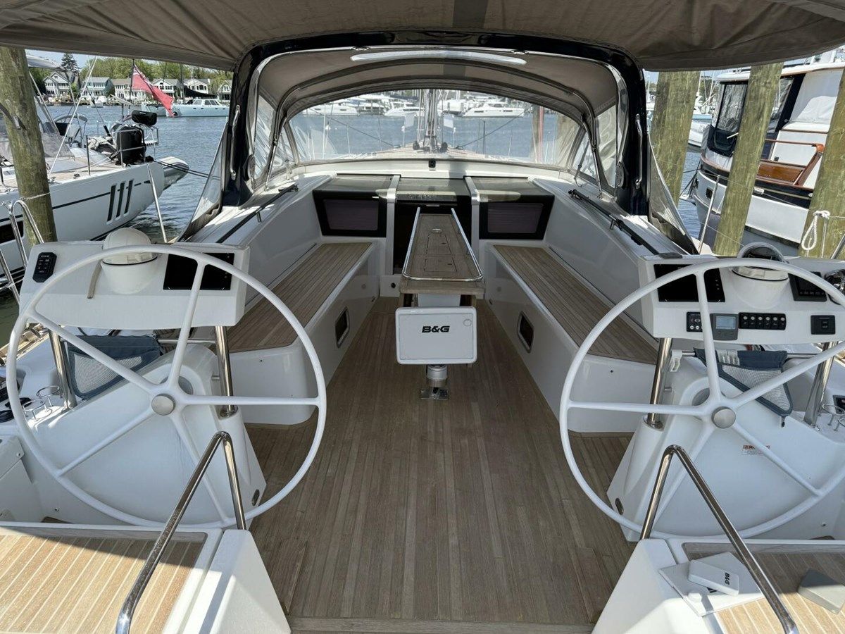 the best price on 2016 Beneteau 61 62