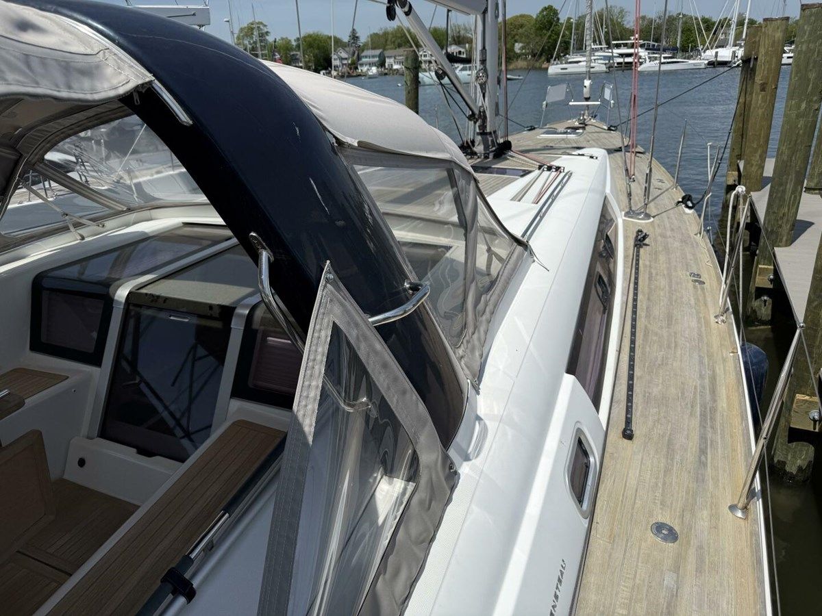 Buy a yacht 2016 Beneteau 61 - Beneteau