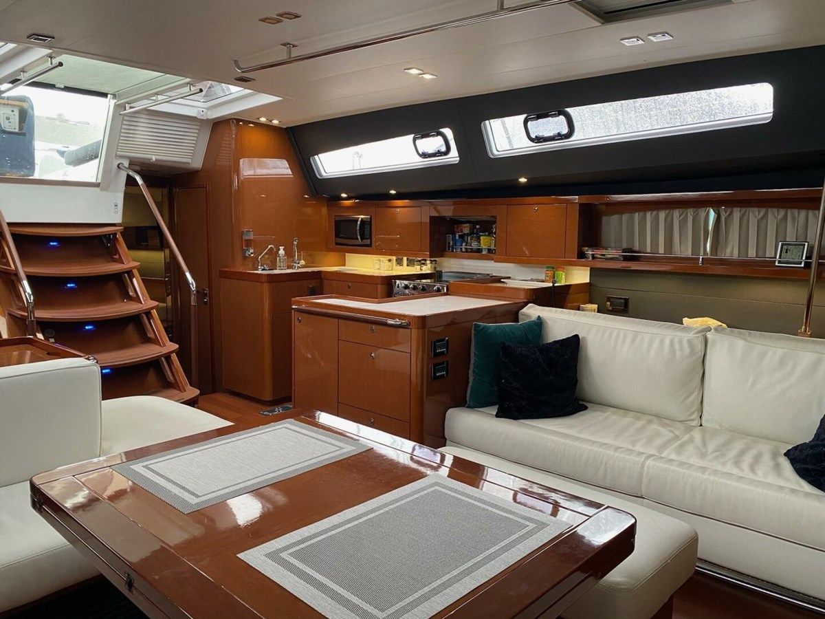 Buy a yacht 2016 Beneteau 61 62