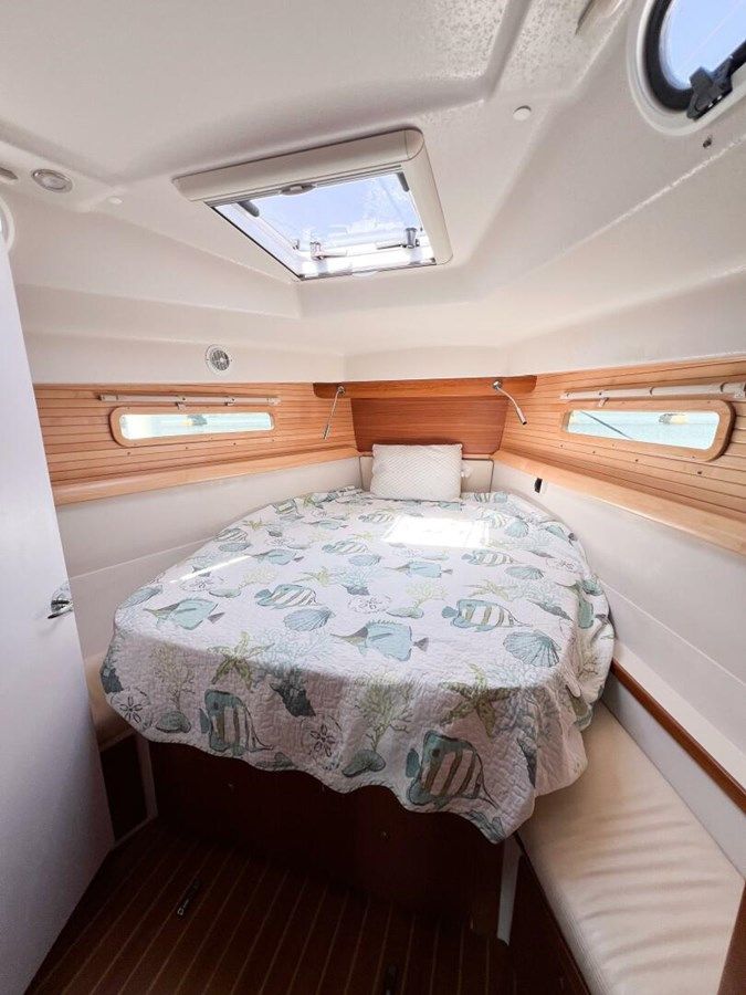 the best price on Chloe Brighid - Catalina Yachts