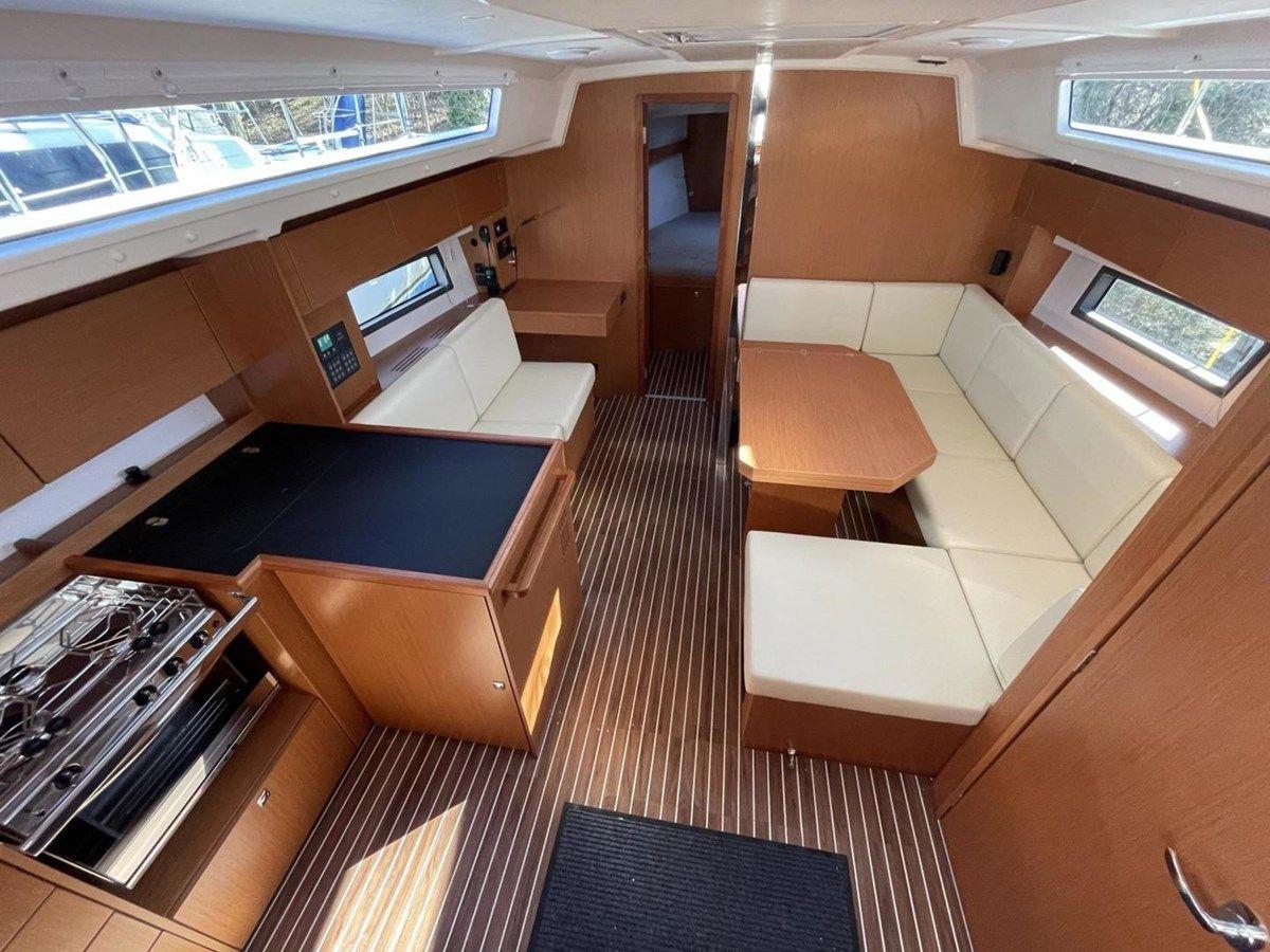 best yacht sales deals 2023 Bavaria C42 - Stock Boat