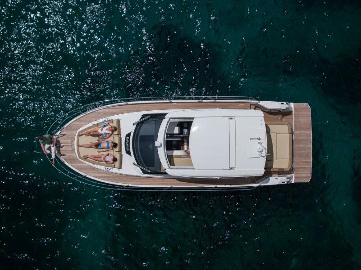 Лучшая цена на 2023 Bavaria SR38 - Stock Boat