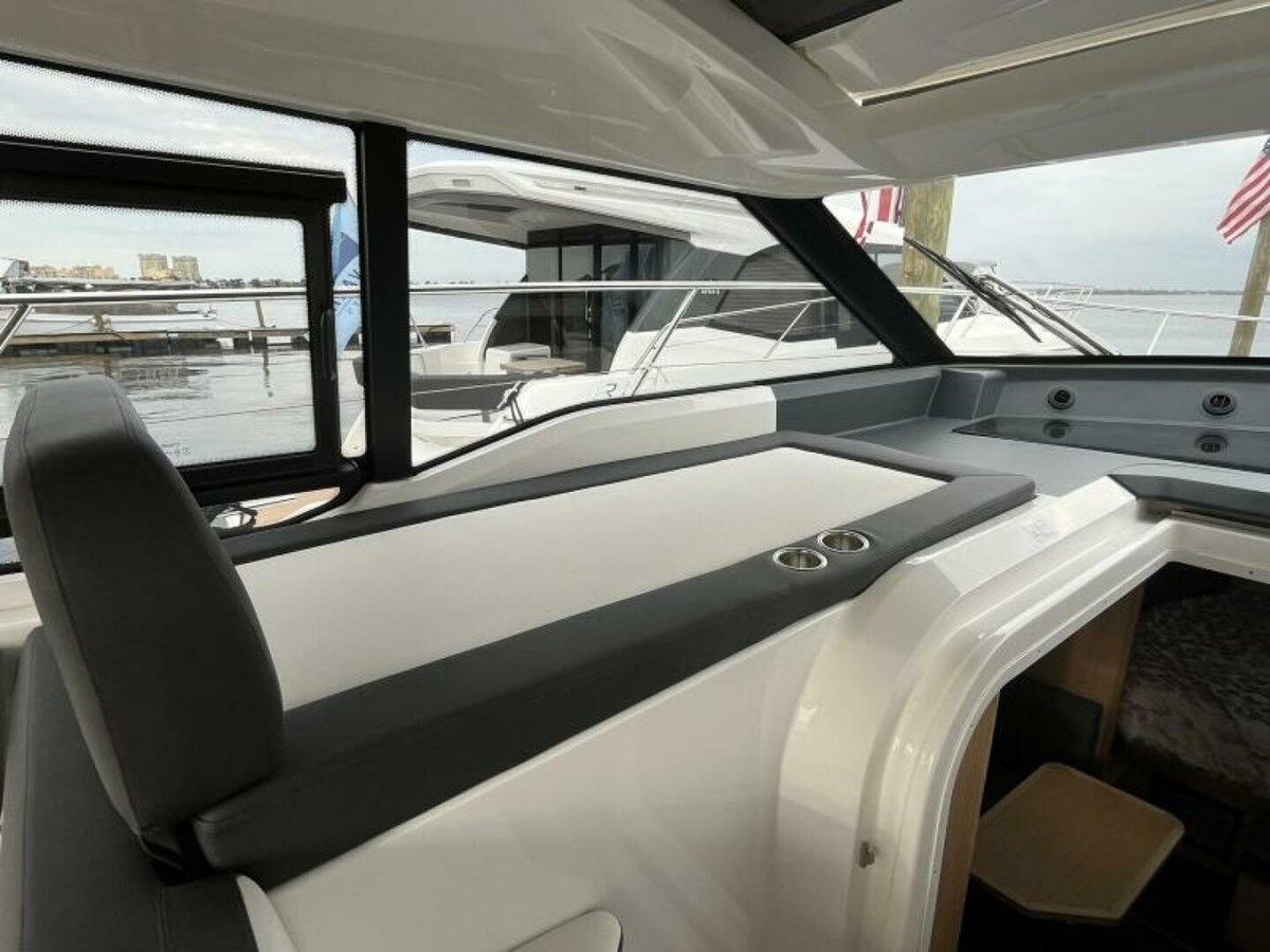 Стоимость яхты 2023 Bavaria SR38 - Stock Boat - Bavaria Yachts