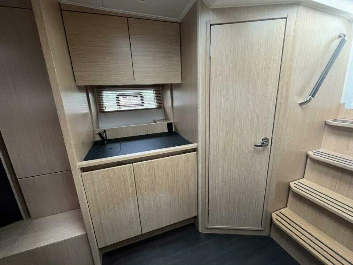 Купить 2023 Bavaria SR38 - Stock Boat SR38