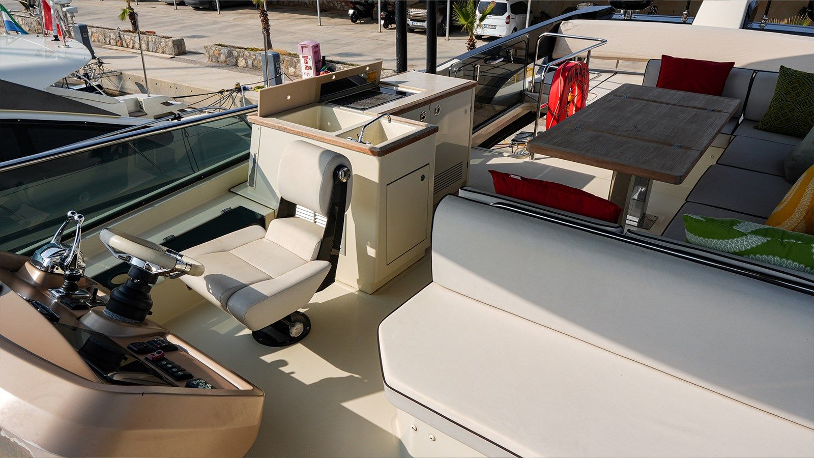 Купить яхту MIRAGE в Shestakov Yacht Sales