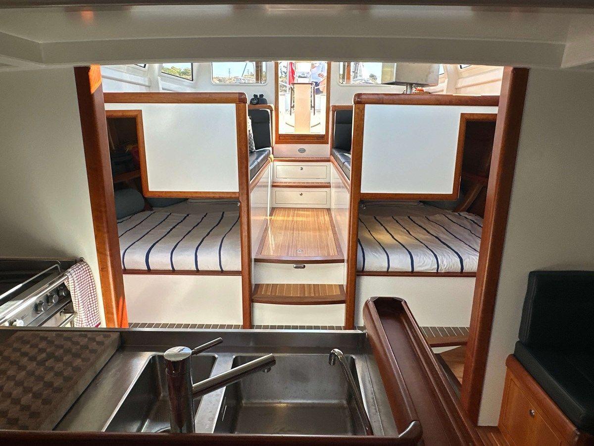 WEATHERLY - ANDRE HOEK / JACHTBOUW price