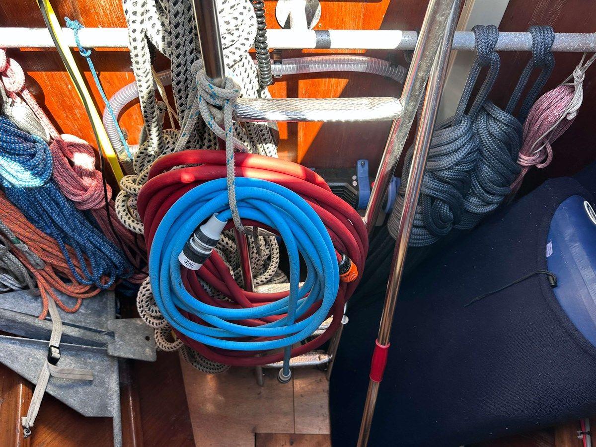 Buy a yacht WEATHERLY