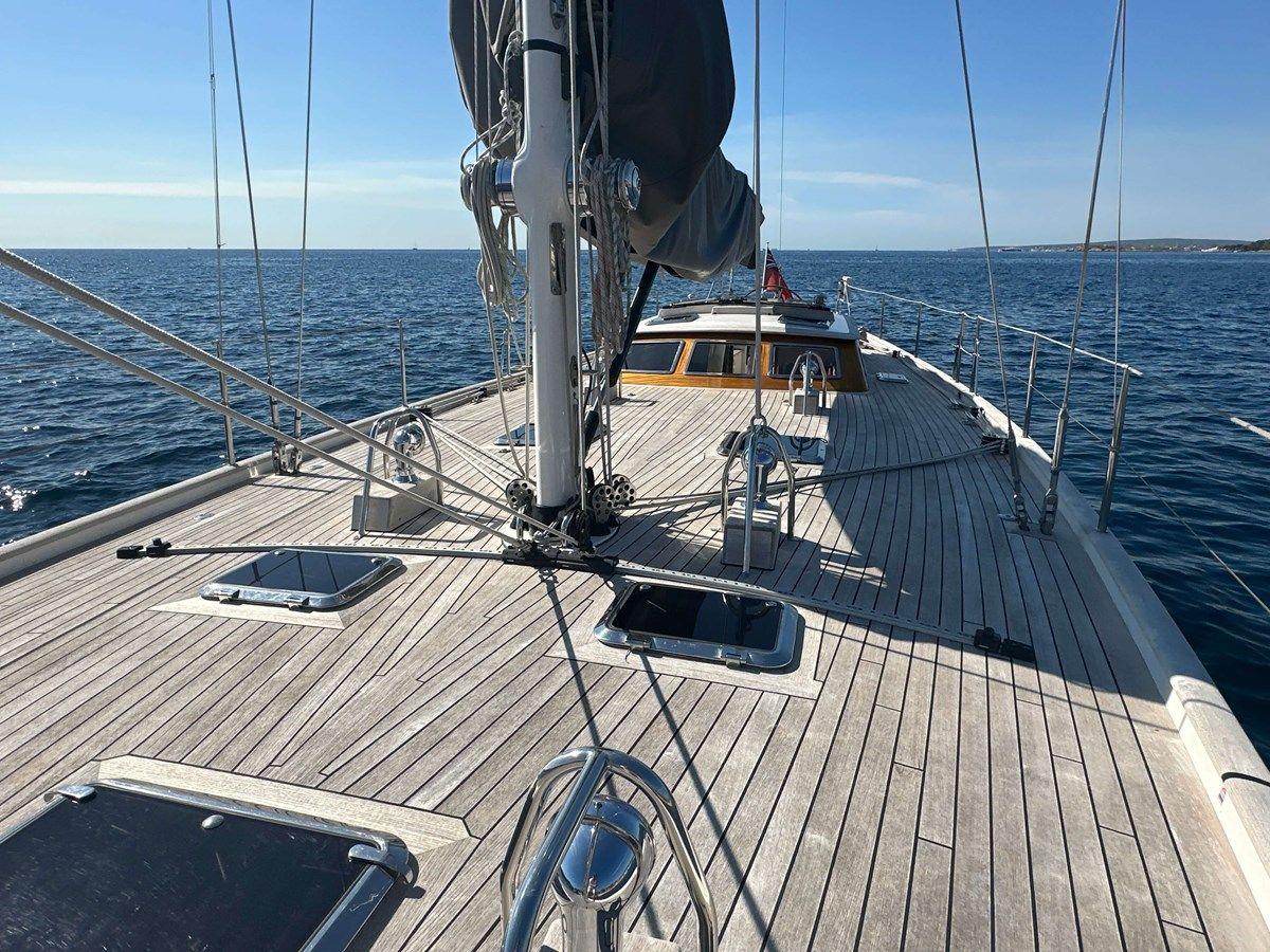 Buy a yacht WEATHERLY 2002