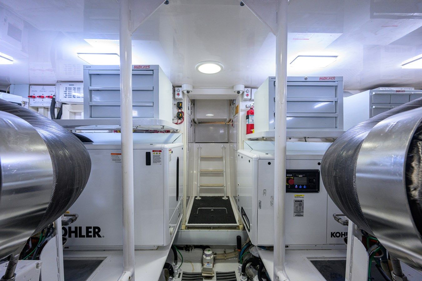 Buy a 12 BARREL 64 Convertible at Shestakov Yacht Sales